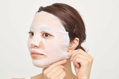 使用感:伸縮性のあるシートで顔にしっかり密着 シートマスクおすすめ イメージ