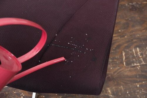 ソファで検証!水滴は転がるか? イメージ5