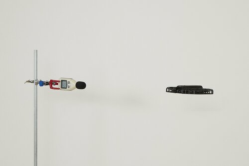 結果：パチンコ屋ぐらいの騒音がありそれなりにうるさい ドローン,自撮りおすすめ イメージ