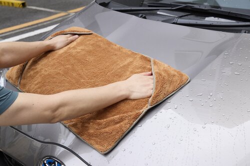 巨大サイズと三角ポケットでとても拭きやすい! 車用マイクロファイバークロスおすすめ イメージ3