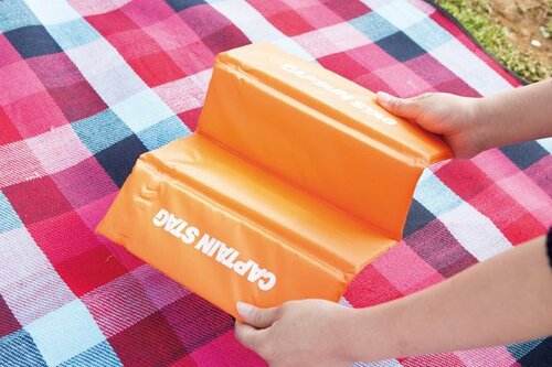②広げるだけで使えるキャプテンスタッグの座布団 イメージ