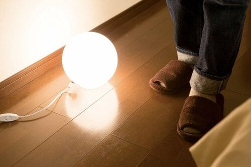 わずか2000円の間接照明で寝室を快適空間に！ イメージ