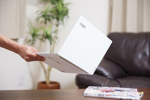 Lenovo「Yoga Slim 750i Carbon」3