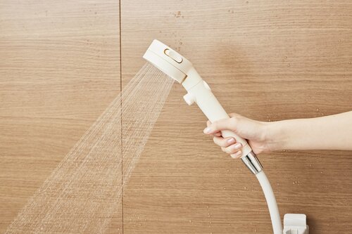 ③重すぎず軽すぎない重量のものを選ぶ 節水シャワーヘッドおすすめ イメージ