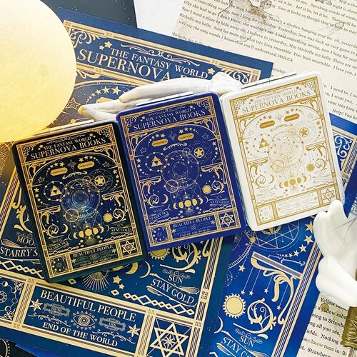 夜空に想いを馳せるミラー LALA CloveR. 「空想天体古書・月の満ち欠けコンパクトミラー」 イメージ