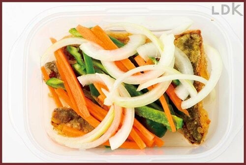 野菜と甘酢に漬ければ南蛮漬けの完成! イメージ