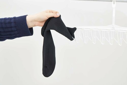 ピンチじゃなく差し込んで干す コジット「どこでも早干し」