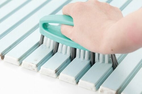 お風呂のフタのミゾの汚れを一掃！ かゆい部分に手が届く感覚です イメージ