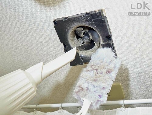 STEP1：換気扇のホコリを落とす イメージ