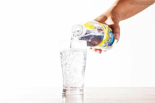 ガスボリュームが高く、しっかり強い炭酸! アイリスフーズ「CRYSTAL SPARK レモン」おすすめ イメージ
