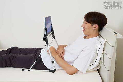 ❤ベッドやソファに寝転がってのタブレット操作が超楽々♪❤タブレットスタンド Amazon.co.jp: ベッドやソファに寝転がってのタブレット操作が超