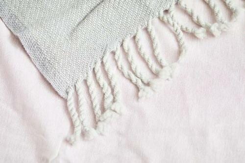 C評価: 一年中使えないのが残念!IKEA「オムテンクサム ひざ掛け」 イメージ2