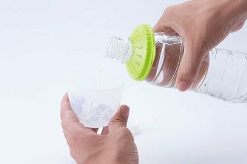 キャップコップを使えば ペットボトルが水筒に！ イメージ3