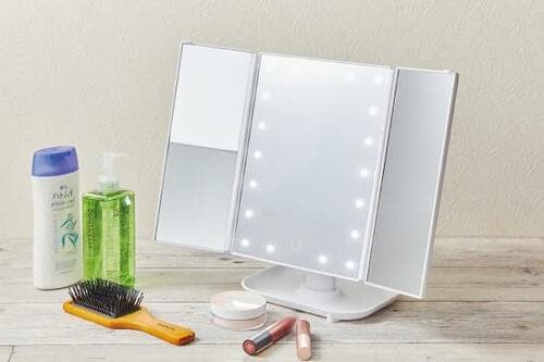 ニトリ「LED3面テーブルミラー ピエリ」 イメージ