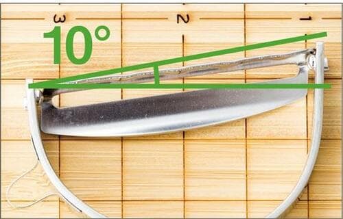 軽く当てるだけで 抵抗感なく向ける貝印 イメージ7