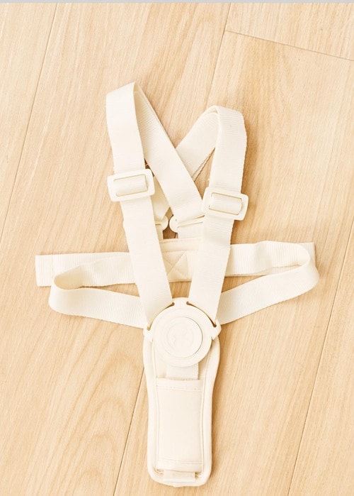 安全性:赤ちゃんが立ち上がっても倒れないかどうか ベビーチェアおすすめ イメージ