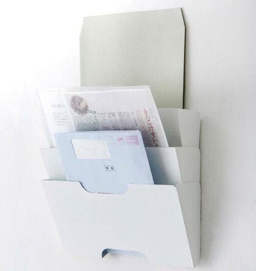 【手紙・書類】イケアのウォールラックで省スペース化 イメージ