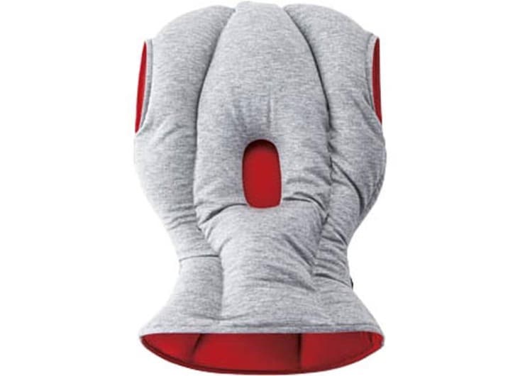 大まじめに仮眠したいアナタにオススメ 睡眠効果を高める謎の枕の正体とは