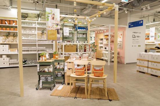 Ikea 手軽に部屋の雰囲気アップ 絵やグリーンをポイントに Ldk とプロがおすすめ 360life サンロクマル