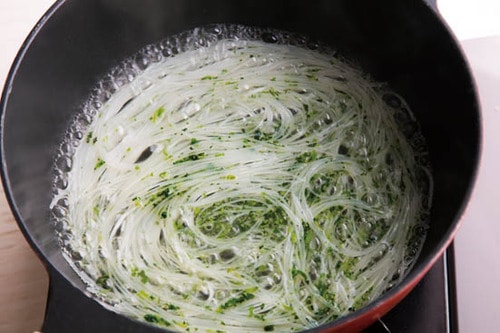 ②パクチーの風味がつまったぷりぷり焼きビーフン イメージ2