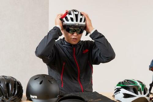 ポイント1：ヘルメットはサイズとフィット感が重要 ロードバイク用ヘルメットおすすめ イメージ