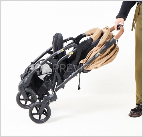 ボタンを押しながら振ればすぐに展開! A型ベビーカーおすすめ イメージ