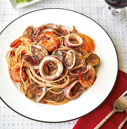 レシピ1:赤ワイン風味の大人のペスカトーレ