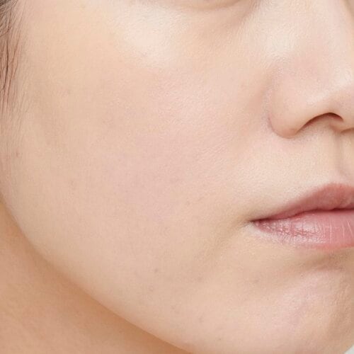 仕上がり: 塗りました感のない素肌っぽさがいい メイクパフおすすめ イメージ