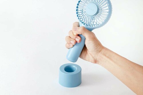 分離できる専用のスタンド付き