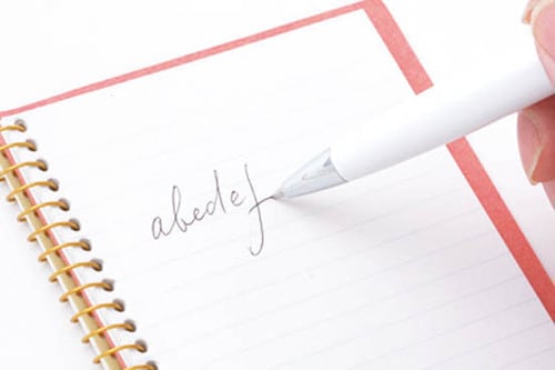 書き味滑らか＋鮮やかで濃い筆記線エマルジョンインク搭載のフィラーレ イメージ2