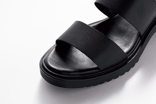 幅広ストラップが特徴 イメージ