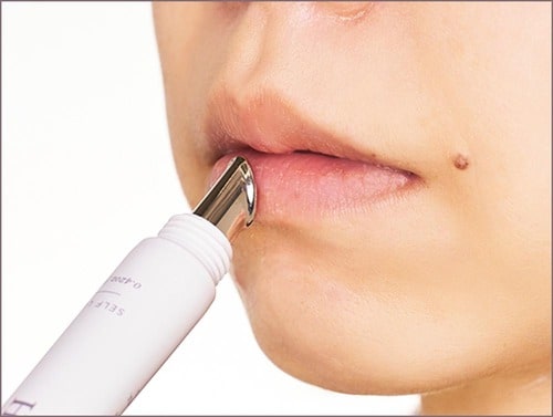 塗りやすい塗り口 リップ美容液おすすめ イメージ