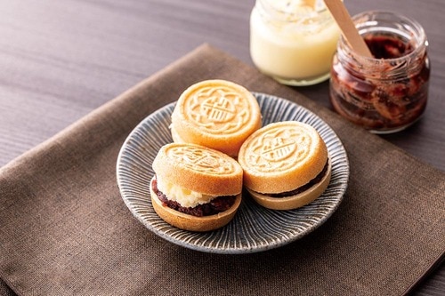 あんことマスカルポーネを繊細な最中でサンド 東京駅で買えるお土産おすすめ イメージ