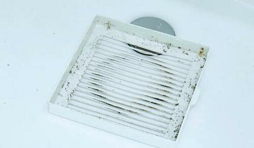 2：お湯につけて汚れを浮かす イメージ