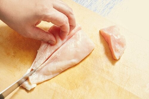 砂糖の保水力はスゴイ！ 鶏むねソテーをふっくら仕上げます イメージ4