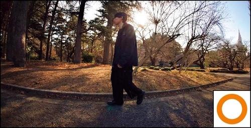 昼間の人物：まっすぐな道が曲がって見える アクションカメラおすすめ イメージ