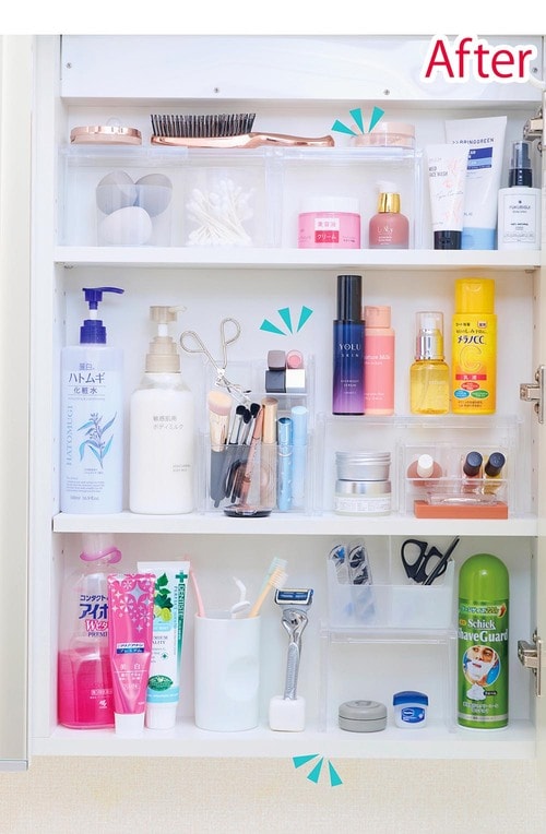 アイデア1:鏡裏は100均アイテムをムダなく並べる 洗面所の収納アイデアおすすめ イメージ2