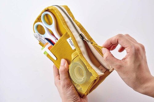 ファスナーを閉じればコンパクト イメージ