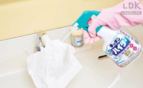 STEP4:吐水口のカビは泡ハイターで イメージ
