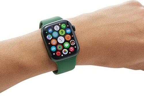 Apple「Apple Watch Series 7」の装着