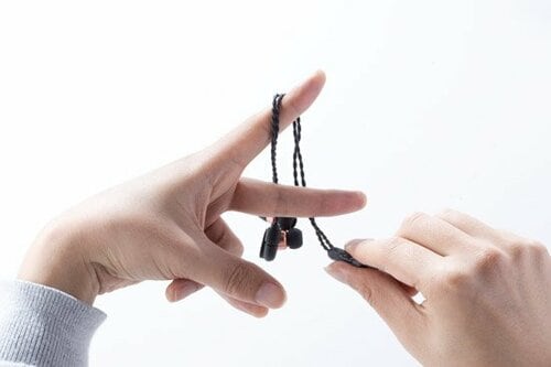 絡まるケーブルは「8の字巻き」で解決できる