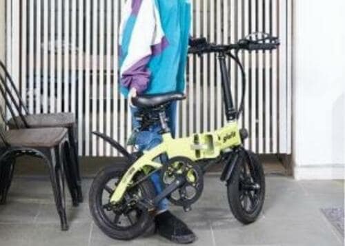 機能5:折りたたんで玄関や車に収納可能 イメージ2