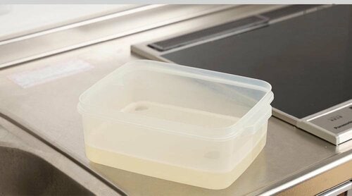 プラスチック容器のお掃除方法 キッチンハイターを使った掃除方法おすすめ イメージ