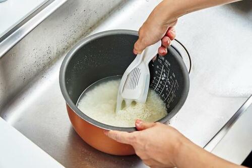 釜を傷つけずやさしくとげる！マーナ「極 お米とぎ」 イメージ2