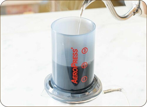 STEP6:お湯を注ぐ イメージ