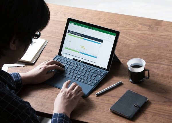 マイクロソフト: Surface Pro（i5/256GB/8GB モデル）+専用タイプカバー+専用ペン:タブレット