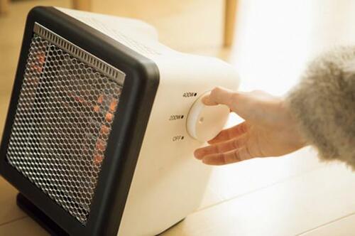 あたたかく過ごせる「吸湿発熱ラグ」とは？ イメージ