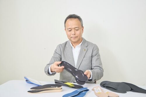 疲れにくいインソールのテスト方法 インソールおすすめ イメージ