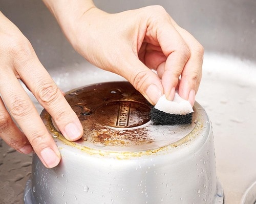 気になるコゲが薄くなった！ 100均お掃除・お洗濯グッズおすすめ イメージ