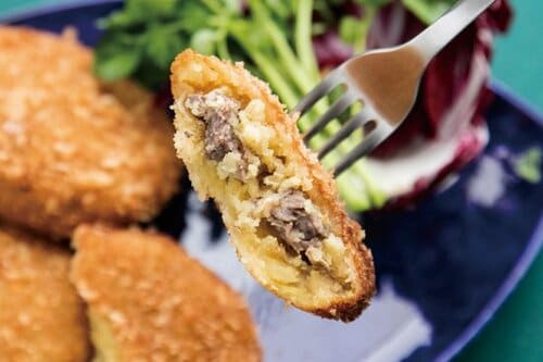 ⑥牛肉の旨味が染みた神戸牛旭屋のコロッケ イメージ2